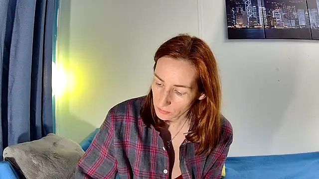 Leila cam18 online show from 05/25/26, 09:43