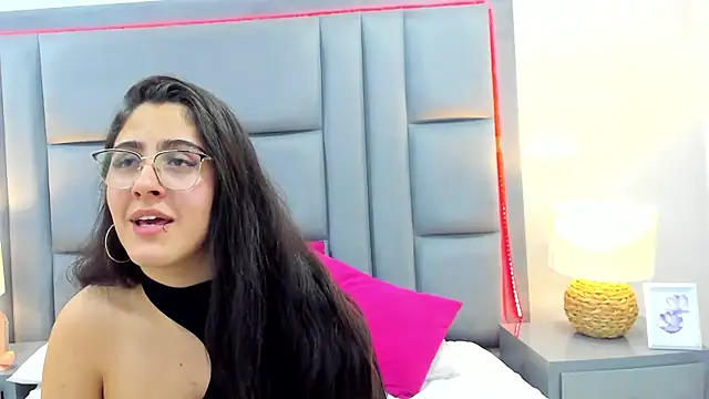 LuisaFranco online show from 11/29/25, 03:59