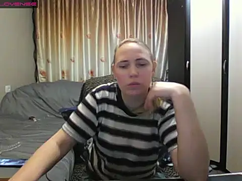 JenniDeep online show from 04/23/26, 08:55