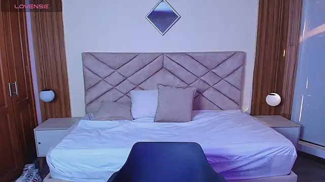 Laracooper  online show from 03/14/26, 08:03