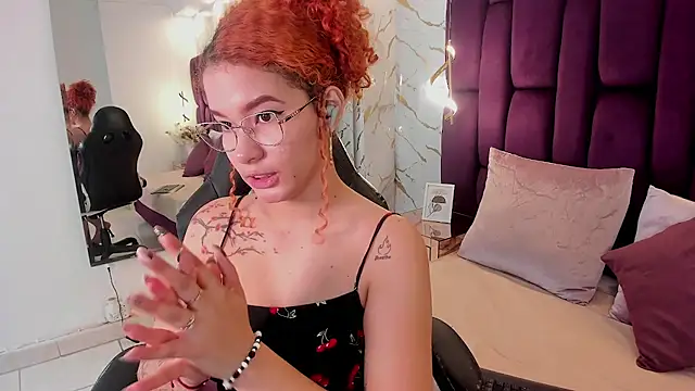 avrilwaynee online show from 11/18/25, 01:04