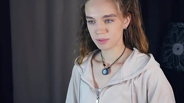 Snapshot of UteKolic chatting on 11/13/25, 03:22 UteKolic online show from 11/13/25, 03:22