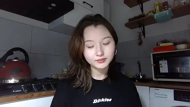 Snapshot of DeenaCaho chatting on 11/23/25, 03:45 DeenaCaho online show from 11/23/25, 03:45