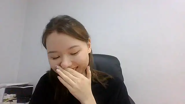 Snapshot of DeenaCaho chatting on 11/28/25, 07:11 DeenaCaho online show from 11/28/25, 07:11