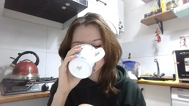 Snapshot of DeenaCaho chatting on 12/13/25, 07:53 DeenaCaho online show from 12/13/25, 07:53