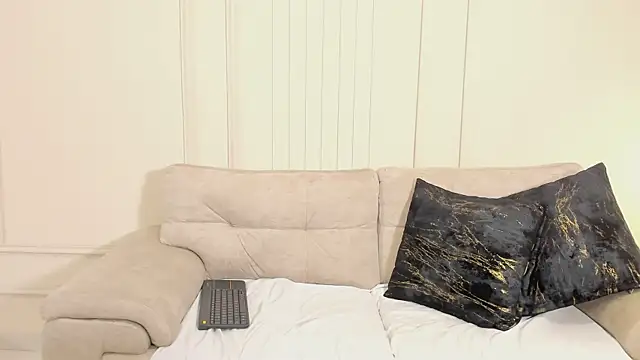 Snapshot of Naomi_Lynn chatting on 12/04/25, 07:55 Naomi Lynn online show from 12/04/25, 07:55