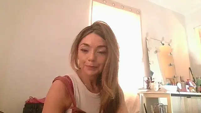 Snapshot of miatate chatting on 02/20/26, 10:43 miatate online show from 02/20/26, 10:43