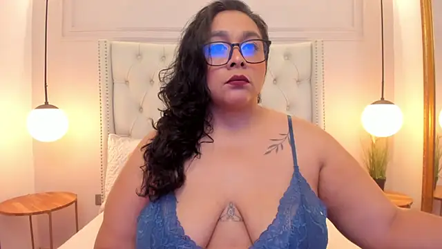 ViickyLee online show from 03/31/26, 06:36