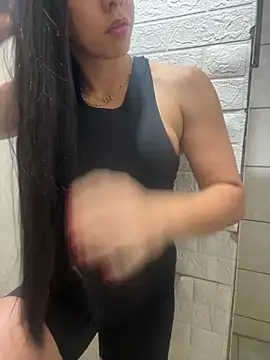 Snapshot of Monahliza chatting on 12/01/25, 03:22 Monahliza online show from 12/01/25, 03:22