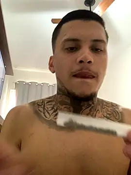 Ryanzl017 online show from 11/15/25, 10:23