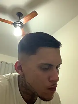 Ryanzl017 online show from 12/18/25, 10:38