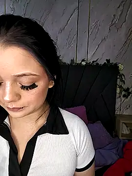 Snapshot of Luna_Scarllet chatting on 12/15/25, 12:26 Luna Scarllet online show from 12/15/25, 12:26