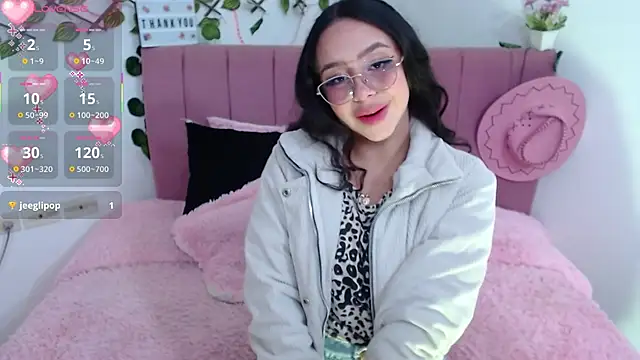 amaris ferrer online show from 12/15/25, 02:49