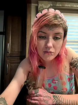 needlefaceUwU online show from 11/13/25, 11:25