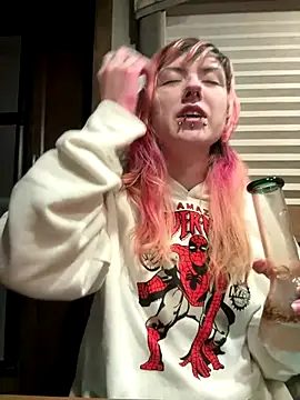 needlefaceUwU online show from 11/21/25, 08:24