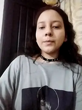 chibi love online show from 12/17/25, 11:55