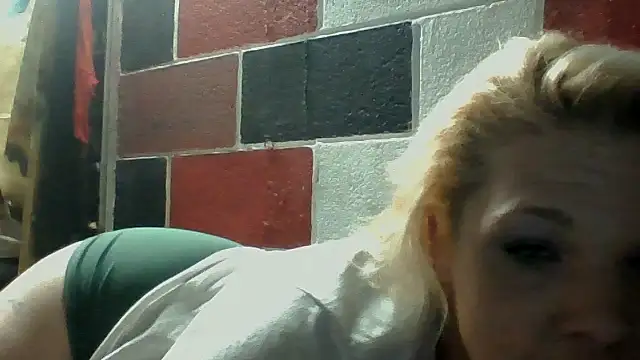 1anOnlyHoTTLuLu online show from 11/16/25, 07:58