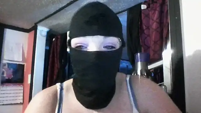 1anOnlyHoTTLuLu online show from 11/28/25, 05:54