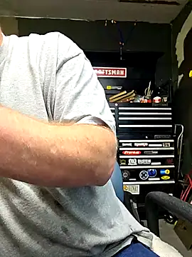 Snapshot of Txweld69 chatting on 11/27/25, 07:54 Txweld69 online show from 11/27/25, 07:54