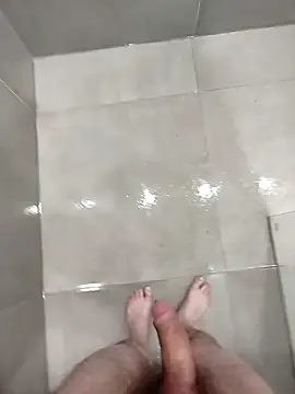 Snapshot of zaginiony1122 chatting on 11/17/25, 08:25 zaginiony1122 online show from 11/17/25, 08:25