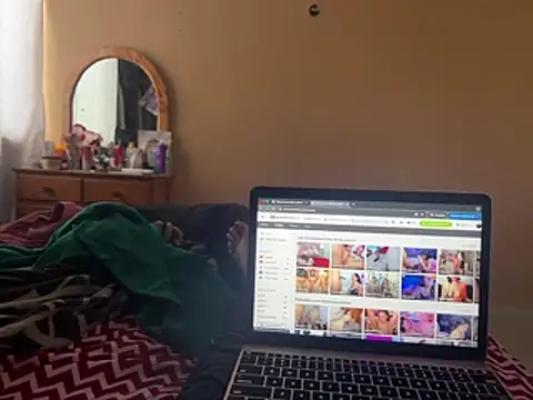 manrrique4567 online show from 02/22/26, 04:05