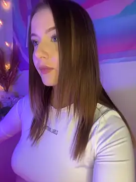 Snapshot of LoKIRAve chatting on 12/04/25, 12:47 LoKIRAve online show from 12/04/25, 12:47