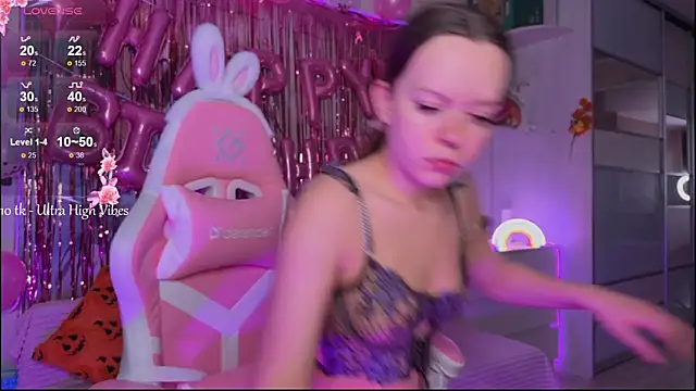 CheekySashaCharm online show from 12/15/25, 03:33