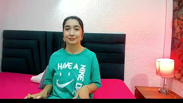 VictoriaRouge  online show from 01/18/26, 04:05