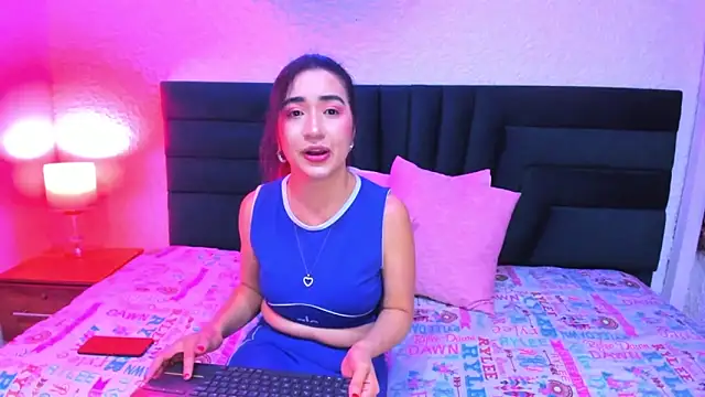 VictoriaRouge  online show from 04/18/26, 08:20