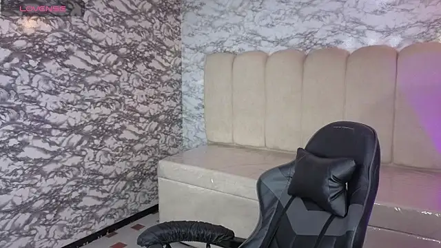 Evy Luxx v online show from 02/04/26, 03:45