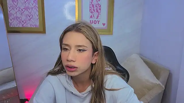 Evy Luxx v online show from 04/11/26, 07:45