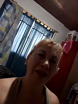 Snapshot of SexyMilf1211 chatting on 11/18/25, 01:37 SexyMilf1211 online show from 11/18/25, 01:37