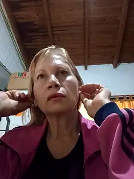 SexyMilf1211 online show from 03/25/26, 12:33