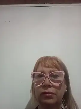 Snapshot of SexyMilf1211 chatting on 05/20/26, 10:32 SexyMilf1211 online show from 05/20/26, 10:32