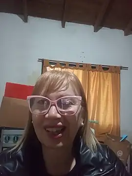 Snapshot of SexyMilf1211 chatting on 05/21/26, 11:39 SexyMilf1211 online show from 05/21/26, 11:39