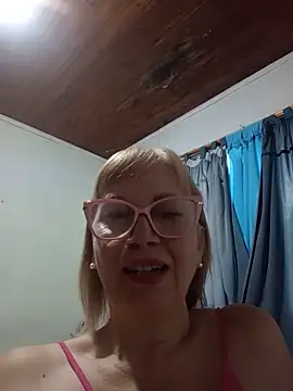Snapshot of SexyMilf1211 chatting on 06/10/26, 06:51 SexyMilf1211 online show from 06/10/26, 06:51