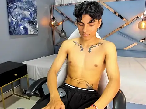 MattFiore online show from 11/29/25, 06:33