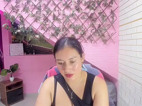 maurakloss303av online show from 12/20/25, 08:27