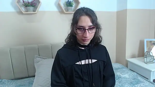 Charlothe 7 online show from 04/18/26, 04:00