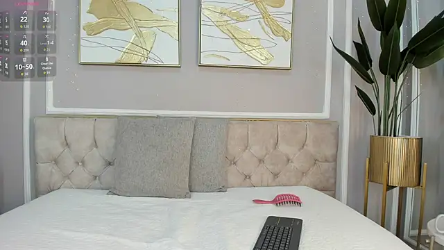 Gia ricci  online show from 12/18/25, 01:06