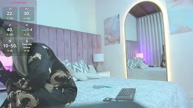 Valentino moretti online show from 03/03/26, 11:38