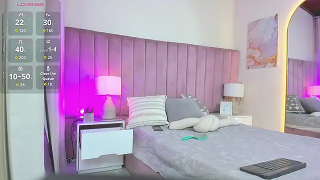 Valentino moretti online show from 03/07/26, 11:40