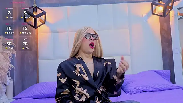 Valentino moretti online show from 04/23/26, 11:09