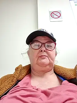 TiguhguhrsRose online show from 12/01/25, 12:48