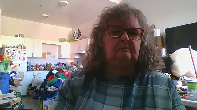 TiguhguhrsRose online show from 12/04/25, 06:49