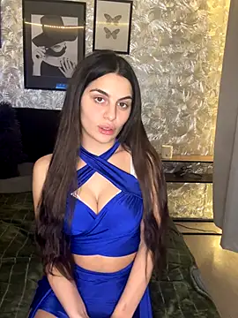 DeineJulia online show from 11/29/25, 07:50