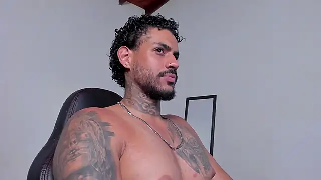 LuigiVitale 1 online show from 04/13/26, 01:33