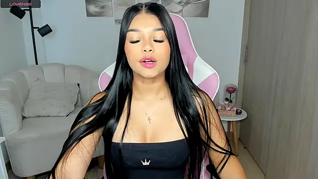 haileyflorez  online show from 05/13/26, 01:19