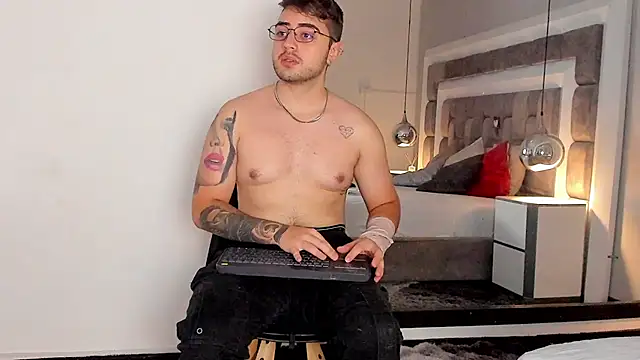 Ethan Greys online show from 11/30/25, 03:43