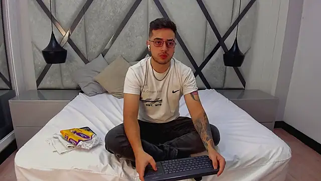 Ethan Greys online show from 01/14/26, 11:31